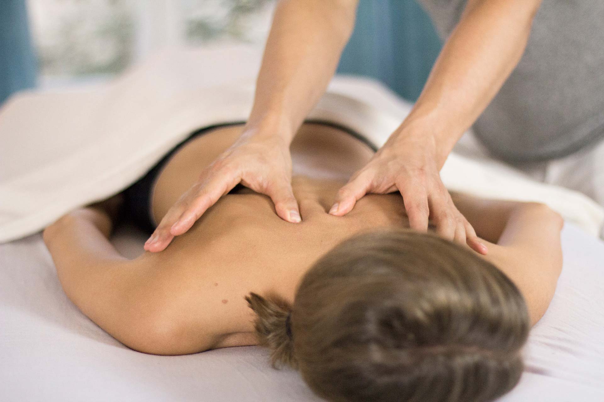 Pravaha Massage München, Ayurveda Tiefenentspannung, ganzheitlich erholen, Stress abbauen und neue Kraft tanken.