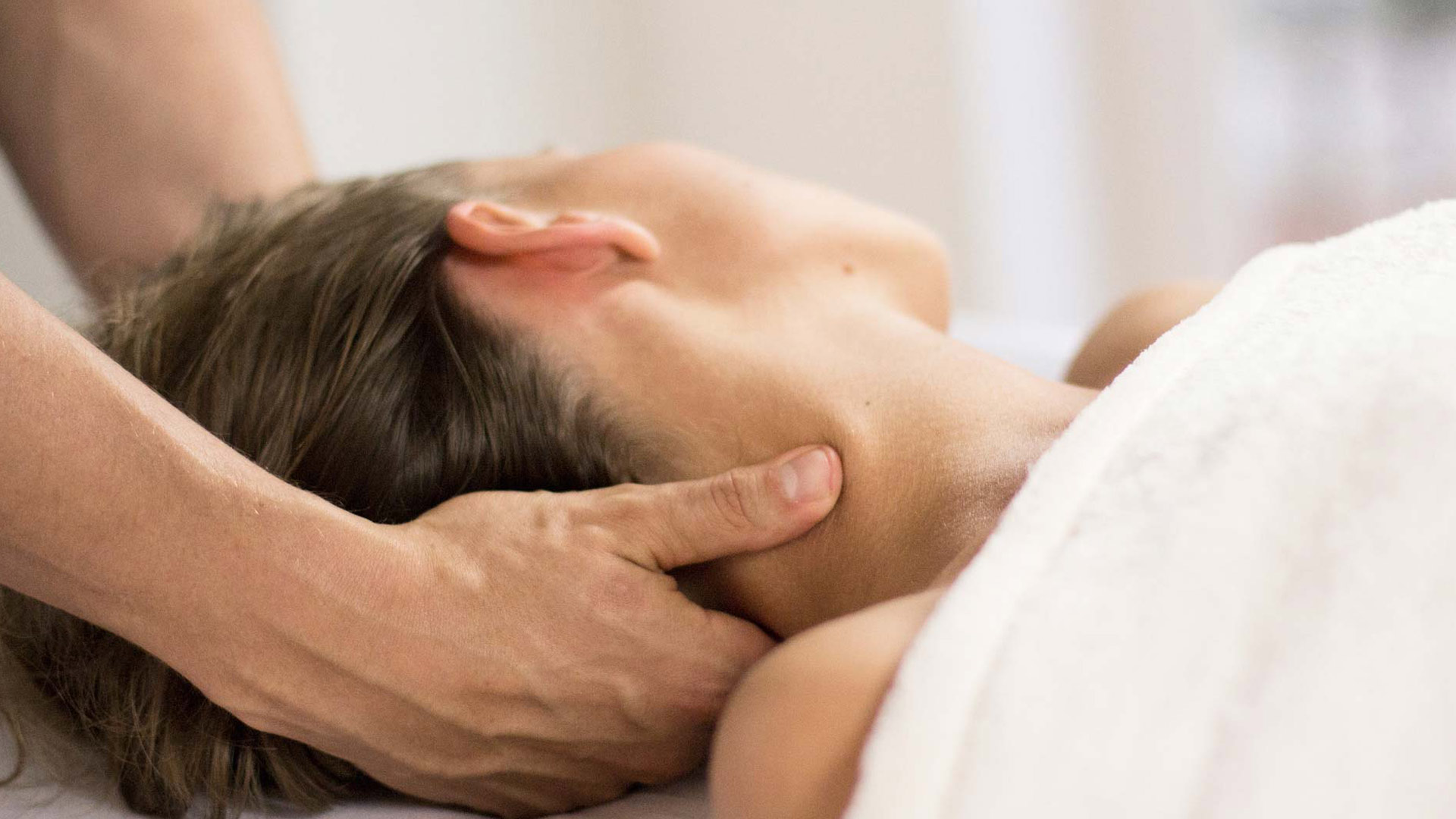 Pravaha Massage München, Ayurveda Tiefenentspannung, ganzheitlich erholen, Stress abbauen und neue Kraft tanken.