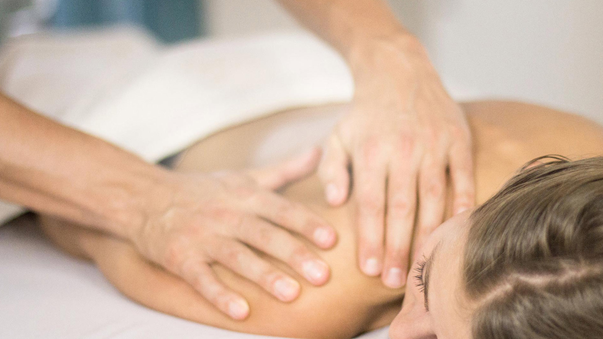 Wellnessmassagen und Enthaarungen bei Massagewelten byTraum & Zeit