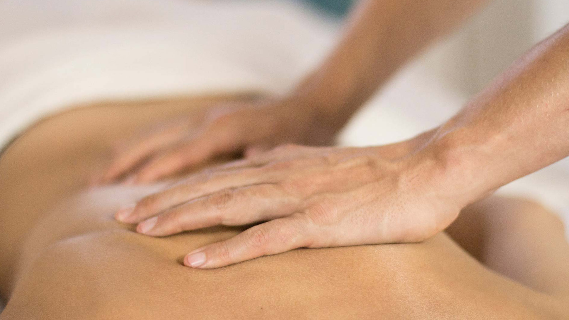 Pravaha Massage München, Ayurveda Tiefenentspannung, ganzheitlich erholen, Stress abbauen und neue Kraft tanken.